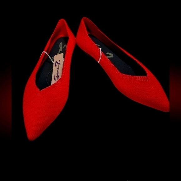 Seven 7 Elsa Point size 8 Flats pointed Red - Picture 1 of 9